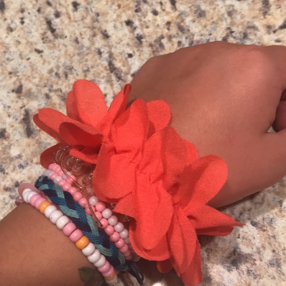 Scrunchie - Picture 2 of 5